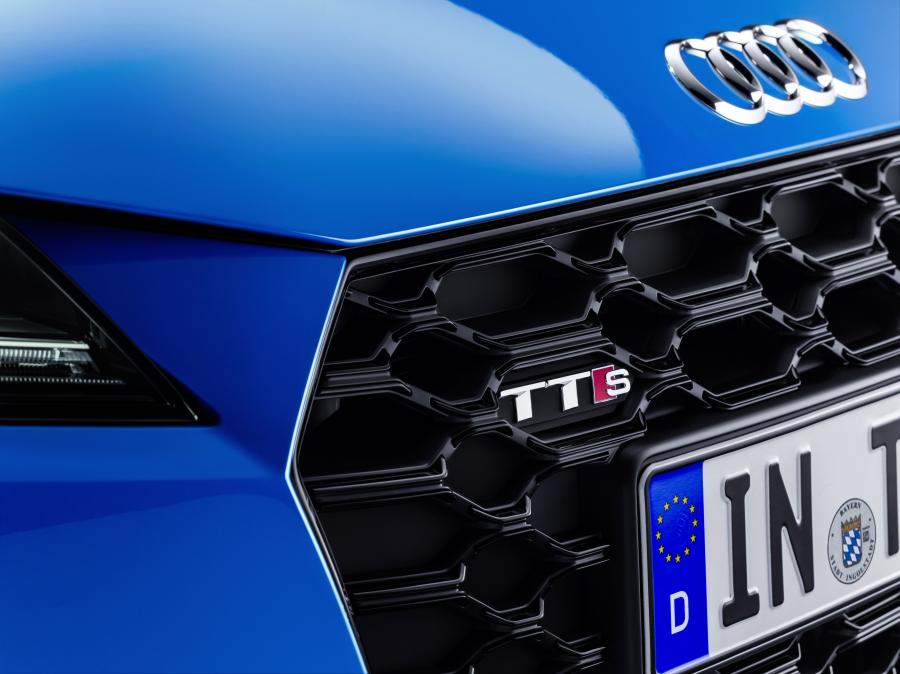 Детали экстерьера Audi TTS Coupe (8S) 2018 года  (WW) (фото 10 из 254)